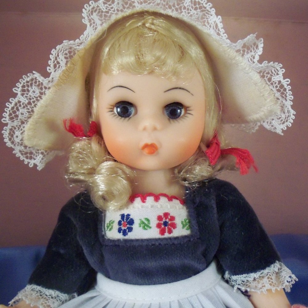 MADAME ALEXANDER INTERNATIONAL DOLL - MISS NETHERLANDS